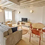 42.Typical Parisian Flat#4Pers#Le Marais#Beaubourg