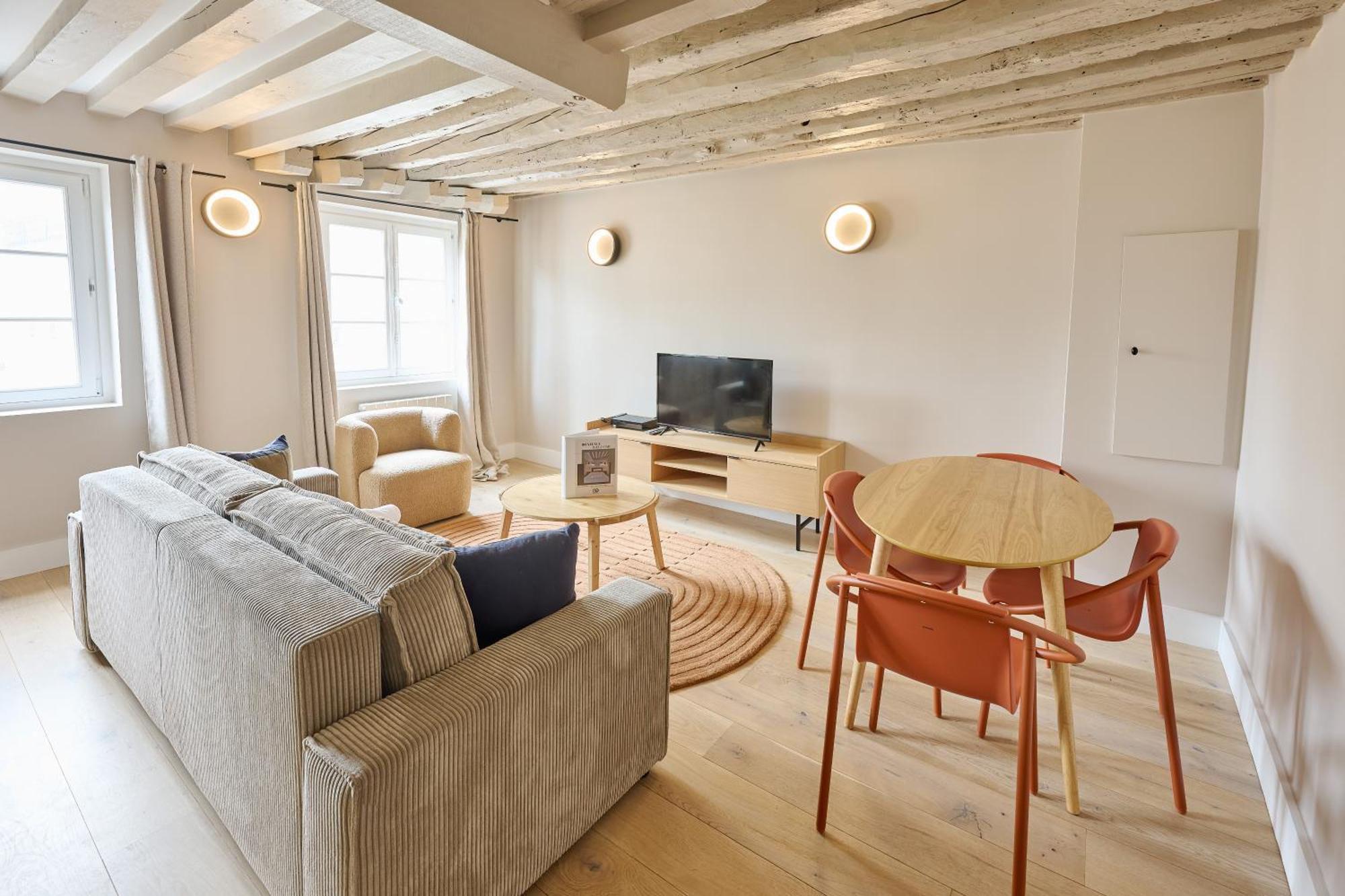 42.typical Parisian Flat#4pers#le Marais#beaubourg *